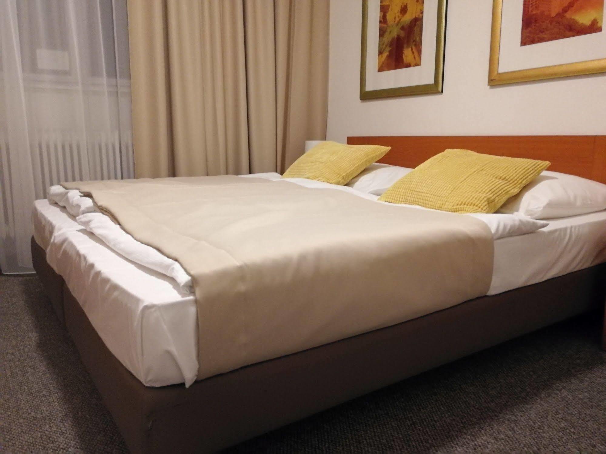 Akat 3* Praga